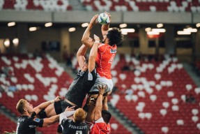 华体会登陆-交易风云再起，武切维奇加盟快船首秀，对阵勇士成全场焦点