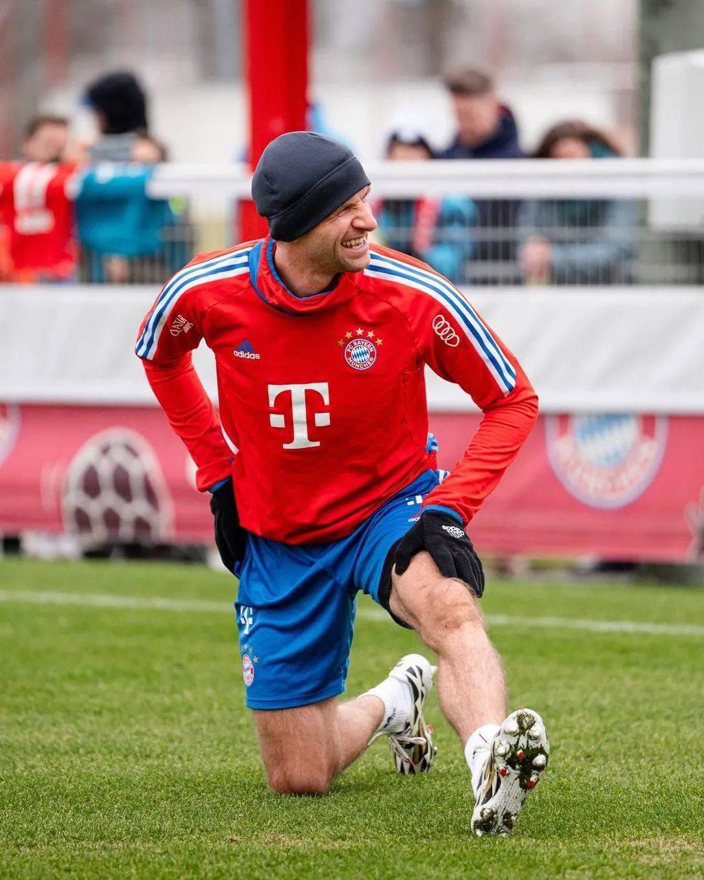 华体会官网-拜仁慕尼黑宣布前锋因伤暂停比赛  第1张 华体会官网-拜仁慕尼黑宣布前锋因伤暂停比赛  第1张